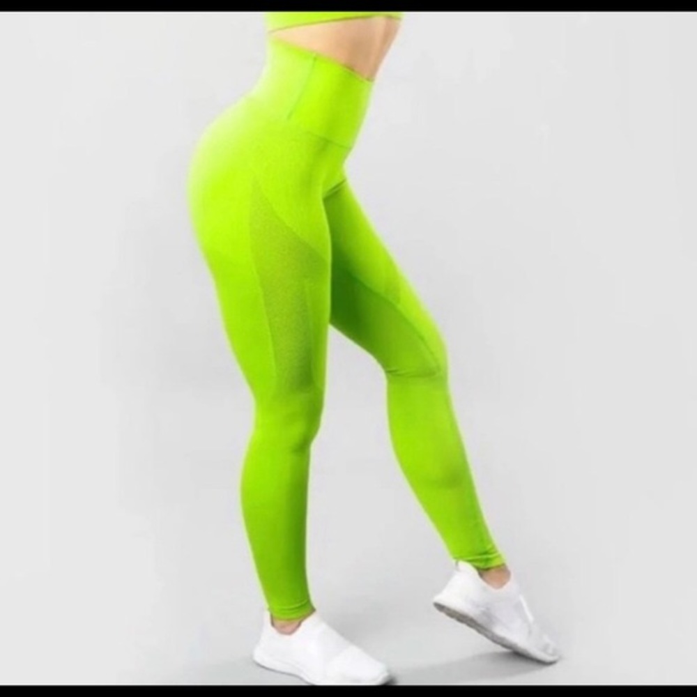 Alphalete medium aero leggings in volt green EUC